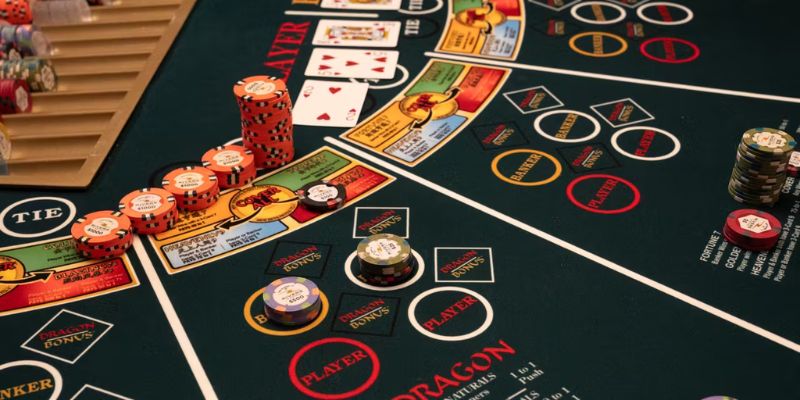 Bài Baccarat là một trò chơi đơn giản nhưng lại tạo cảm giác hồi hộp